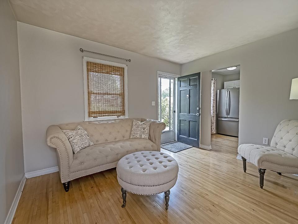  550 Patterson Rd, Bethel Park, PA 15102 photo 2