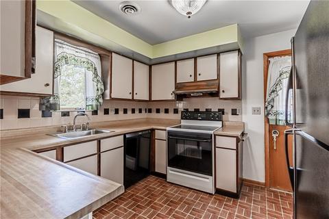 7 Dell Dr, Irwin, PA 15642 photo 8