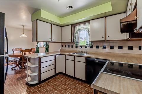 7 Dell Dr, Irwin, PA 15642 photo 9