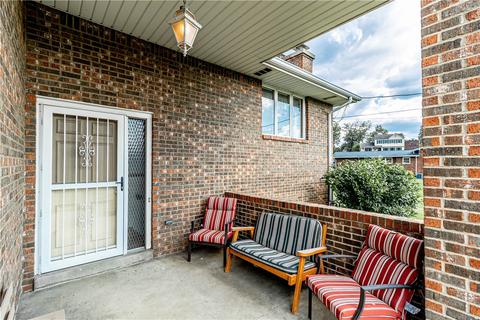 7 Dell Dr, Irwin, PA 15642 photo 2