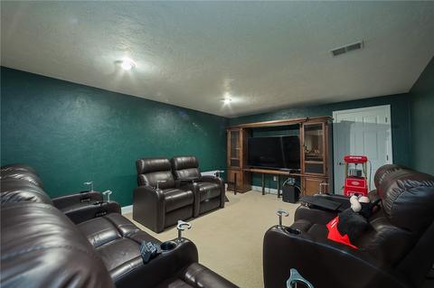 8 Ben Franklin Dr, Irwin, PA 15642 photo 24