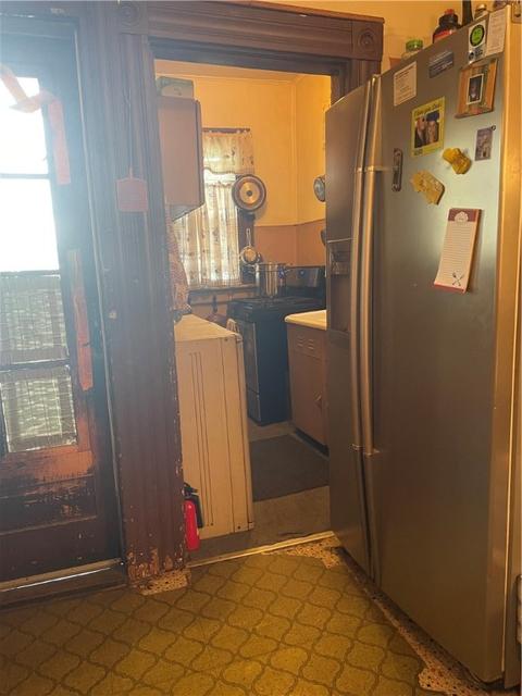 655 3rd St, Pitcairn, PA 15140 photo 7
