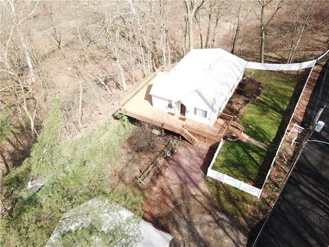 160 Coketown Rd, Coraopolis, PA 15108