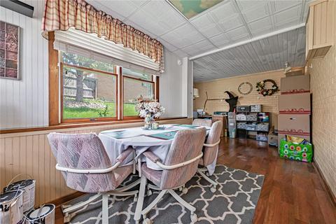 637 Chestnut St, Irwin, PA 15642 photo 8