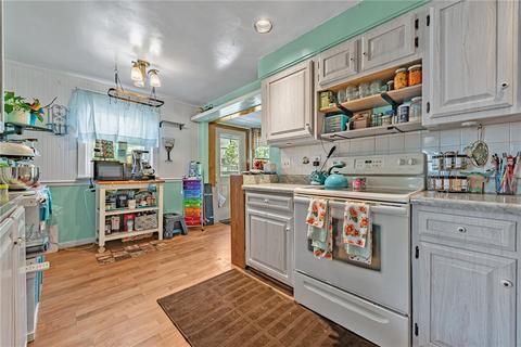 637 Chestnut St, Irwin, PA 15642 photo 7