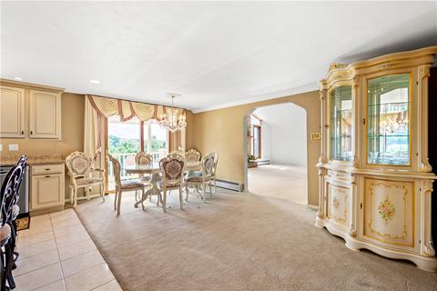 9 Springcrest Dr, Cecil, PA 15321 photo 8