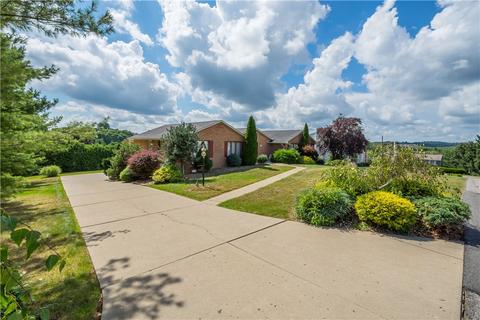 9 Springcrest Dr, Cecil, PA 15321 photo 2