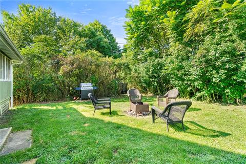 714 Spring St, Harmony, PA 16037 photo 5