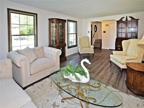13 Weller Dr, Irwin, PA 15642 photo 9