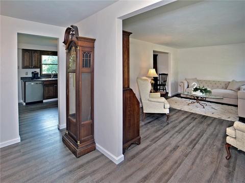 13 Weller Dr, Irwin, PA 15642 photo 10