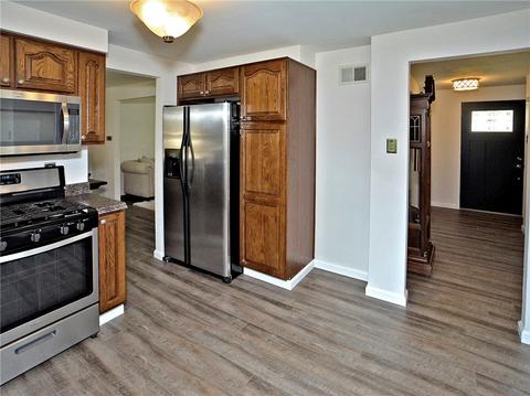 13 Weller Dr, Irwin, PA 15642 photo 4