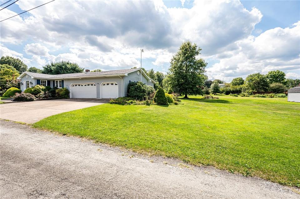  531 Calvin Ln, Latrobe, PA 15650 photo 3