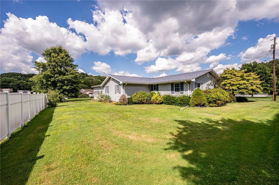  531 Calvin Ln, Latrobe, PA 15650 photo 5