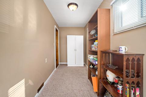 52 Maple St, Muse, PA 15350 photo 4