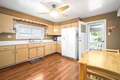 52 Maple St, Muse, PA 15350 photo 9