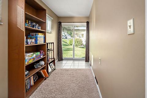 52 Maple St, Muse, PA 15350 photo 5