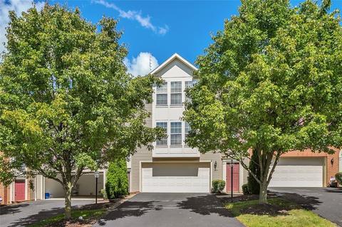 1305 Michael Dr, Pittsburgh, PA 15227 photo 1
