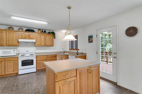 1305 Michael Dr, Pittsburgh, PA 15227 photo 9