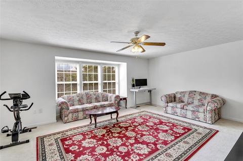 1305 Michael Dr, Pittsburgh, PA 15227 photo 3