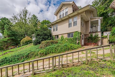7661 Pennsylvania Ave, North Huntingdon, PA 15642