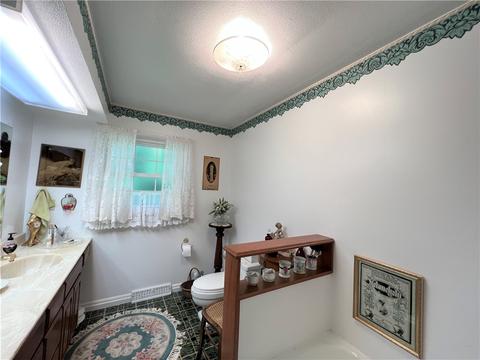 652 E Crestview Dr, Transfer, PA 16154 photo 14