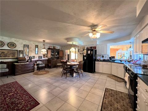 652 E Crestview Dr, Transfer, PA 16154 photo 5