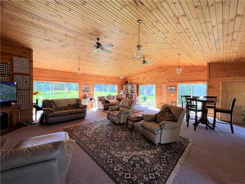 652 E Crestview Dr, Transfer, PA 16154 photo 9