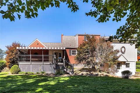 2979 Sunset Cir, Export, PA 15632 photo 3