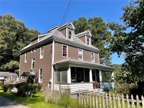 371 Larimar Rd, Salina, PA 15680