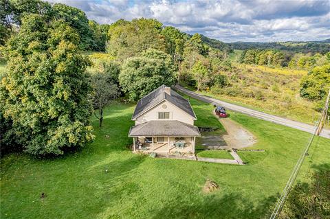 4356 Hilty Rd, Export, PA 15632 photo 2