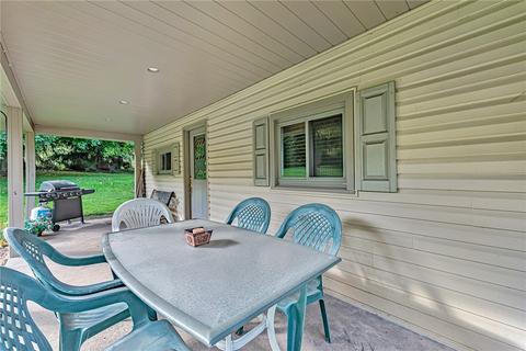 4356 Hilty Rd, Export, PA 15632 photo 3