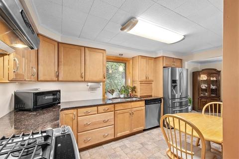 2888 Sunset Cir, Export, PA 15632 photo 13