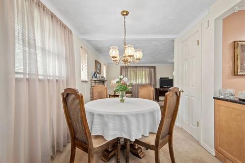 2888 Sunset Cir, Export, PA 15632 photo 10