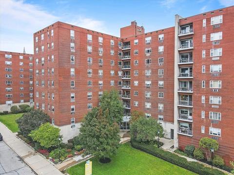 4625 Fifth Ave #208, Oakland, PA 15213