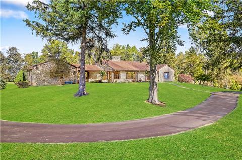 112 Griffwood Dr, North Strabane, PA 15317