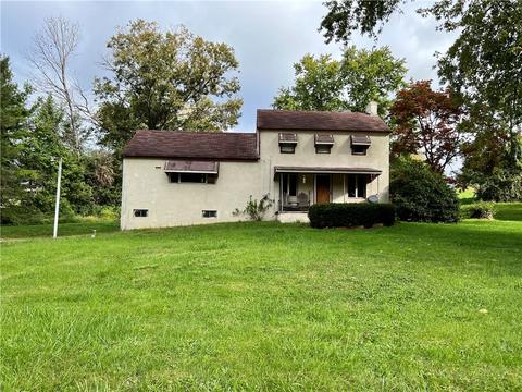 126 Pleasantview Dr, Industry, PA 15052