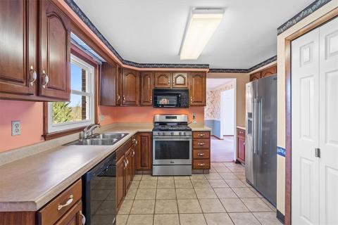 6978 Berkshire Dr, Export, PA 15632 photo 7