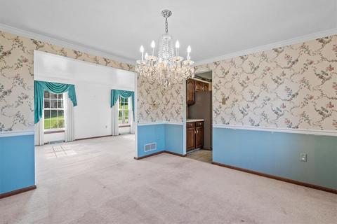 6978 Berkshire Dr, Export, PA 15632 photo 6