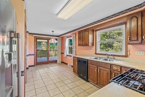 6978 Berkshire Dr, Export, PA 15632 photo 9