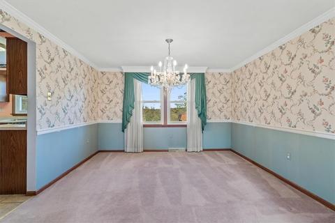 6978 Berkshire Dr, Export, PA 15632 photo 5