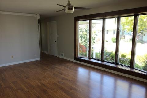39 E 4th Ave, Latrobe, PA 15650 photo 3