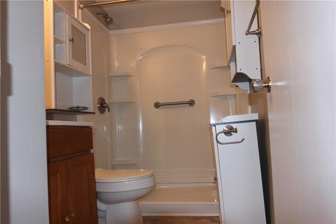 39 E 4th Ave, Latrobe, PA 15650 photo 9