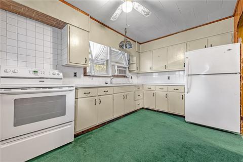 137 E 3rd St, Derry, PA 15627 photo 7