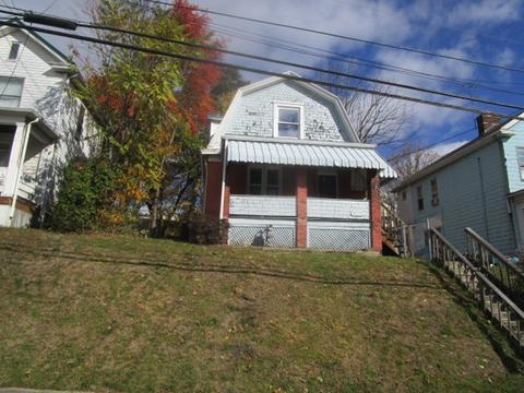 923 Gaskill Ave, Jeannette, PA 15644