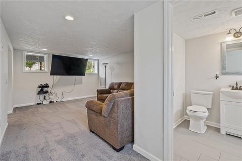 792 Franklin, Mars, PA 16046 photo 7