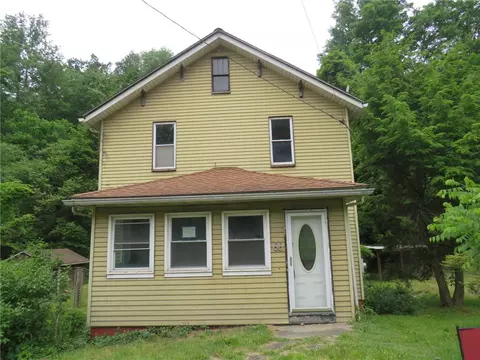 88 Old Plank Rd, Butler, PA 16001
