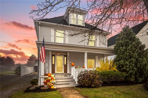 323 E Spring St, Zelienople, PA 16063 photo 1