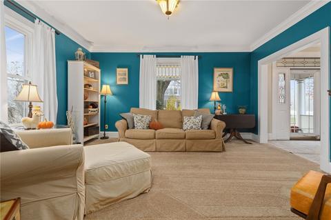 323 E Spring St, Zelienople, PA 16063 photo 4