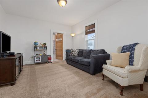 323 E Spring St, Zelienople, PA 16063 photo 6