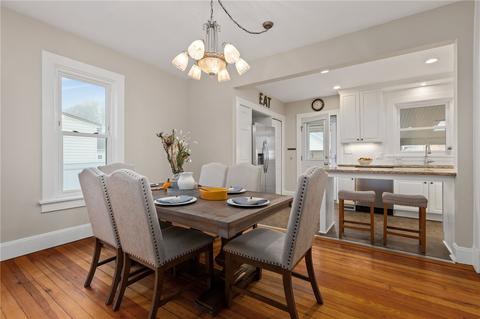 323 E Spring St, Zelienople, PA 16063 photo 9